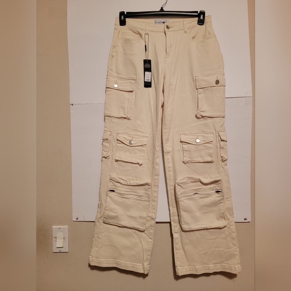 FASHION NOVA women's cargo jeans size, S